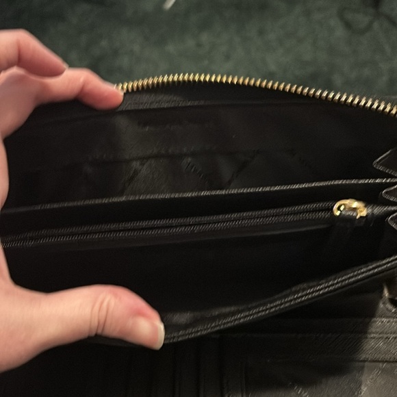 MICHAEL KORS JET SET TRAVEL LARGE BLK PEBBLED LEATHER WALLET WITH WRISTLET STRAP - Picture 8 of 11